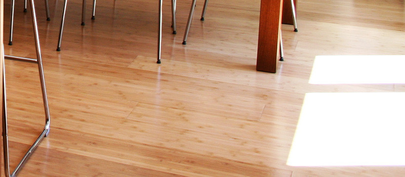 Układanie Paneli Podłogowych.